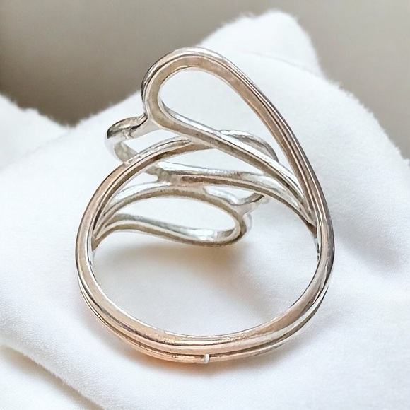 Sterling Silver Interlocked Hearts Bypass Ring (7) - Picture 6 of 8